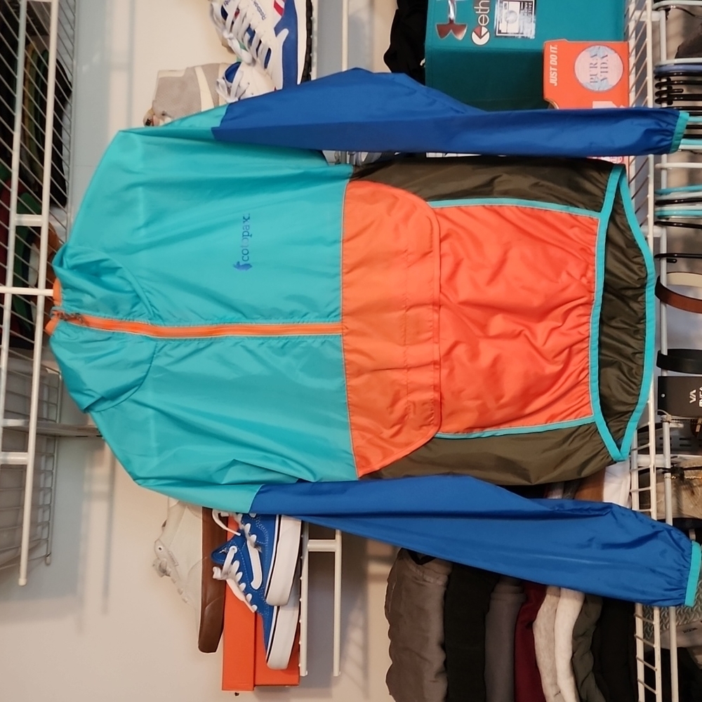 Cotopaxi windbreaker